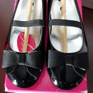 Black Patent Nina Flats with Bow Size 10.5
